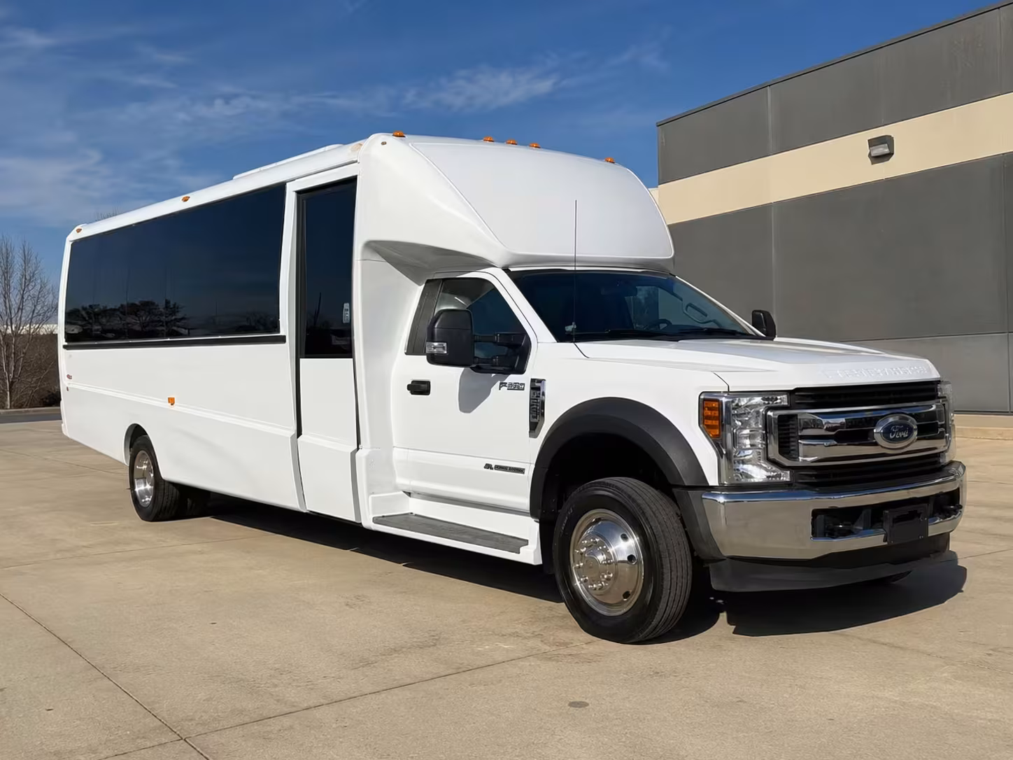 minibus rentals for smaller concert groups in pearland texas