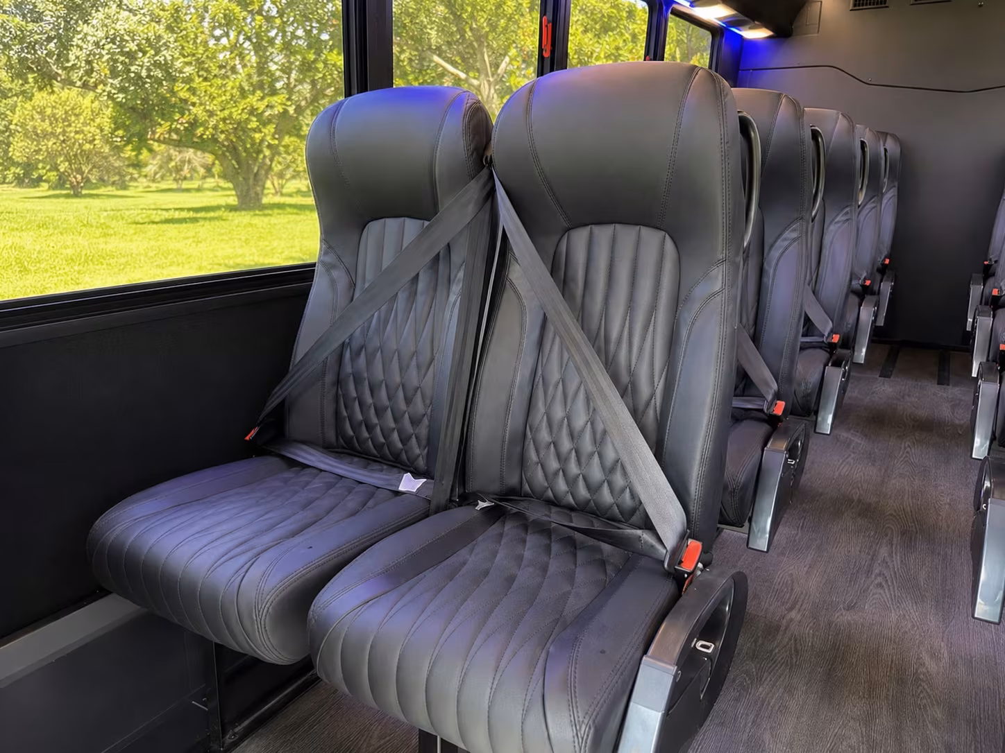 pearland minibus rentals for space center houston field trips